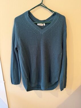 RD Style Teal Blue V-Neck Ribbed Knit Sweater